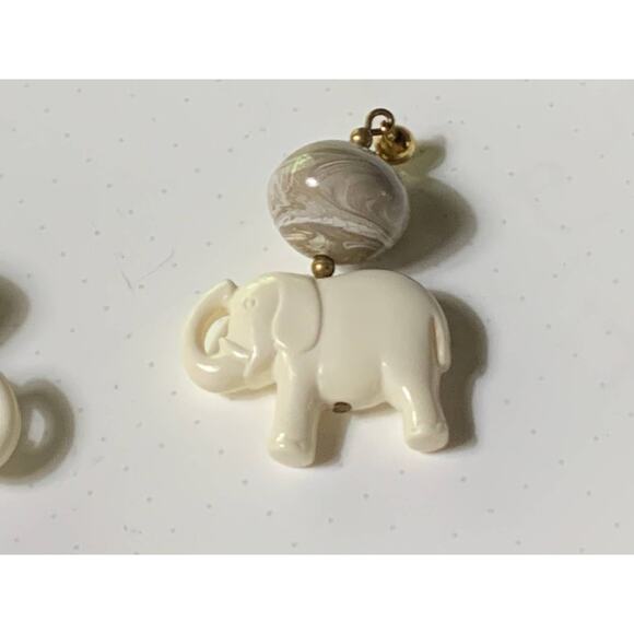 vintage elephant and swirl bead drop earring - Picture 2 of 4